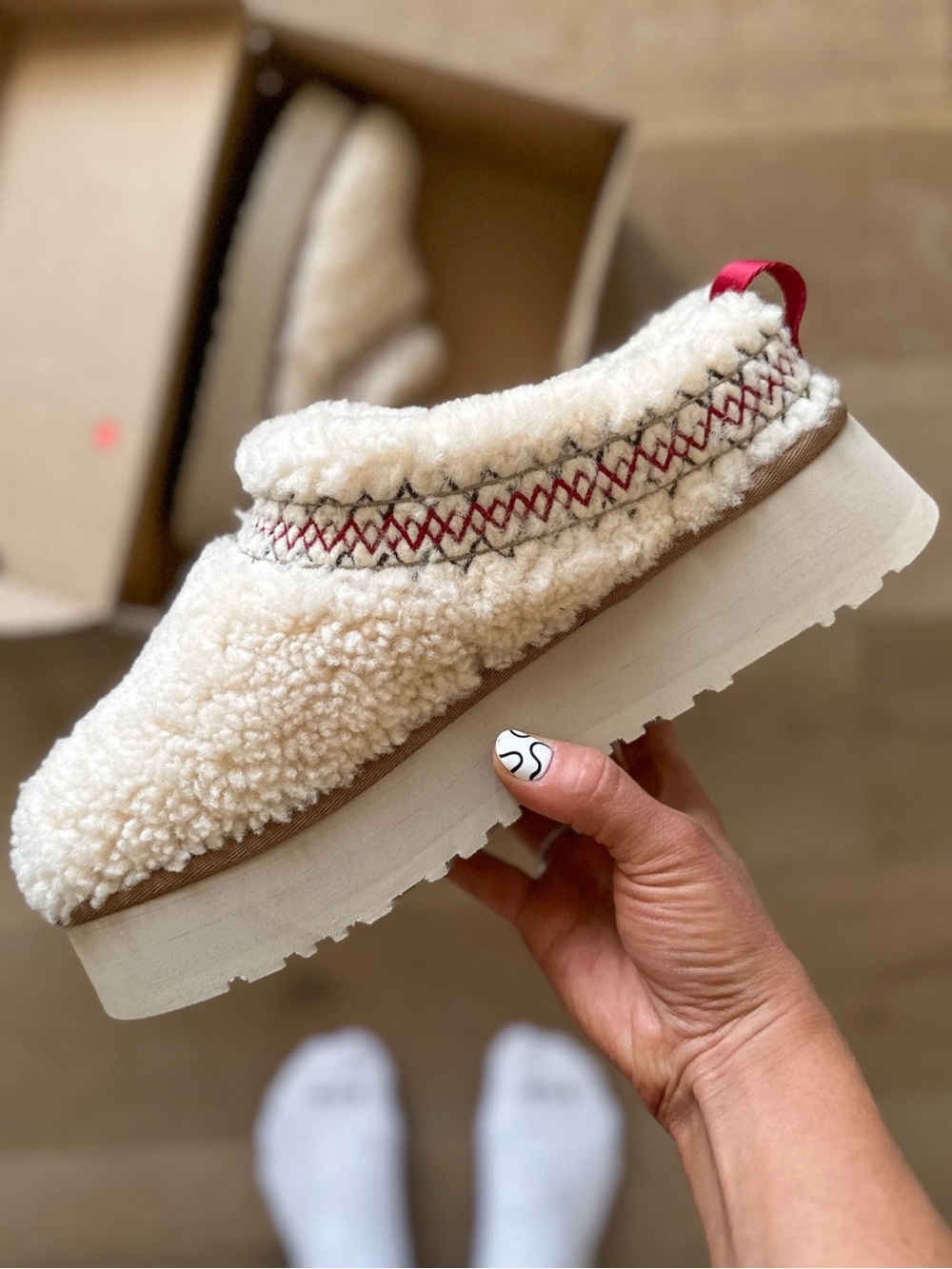 UGG Heritage Natural Tazz Fluffy Braid Sherpa Platform Slippers Size 9 Cream